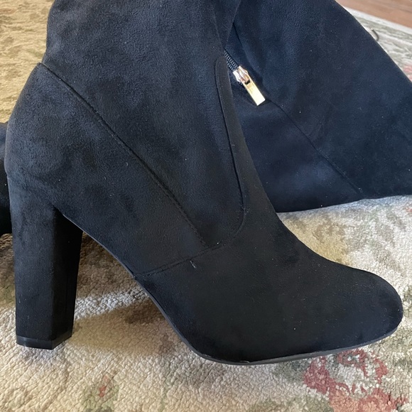 Journey Collection Maya Over The Knee Black Suede Boots - Picture 7 of 12